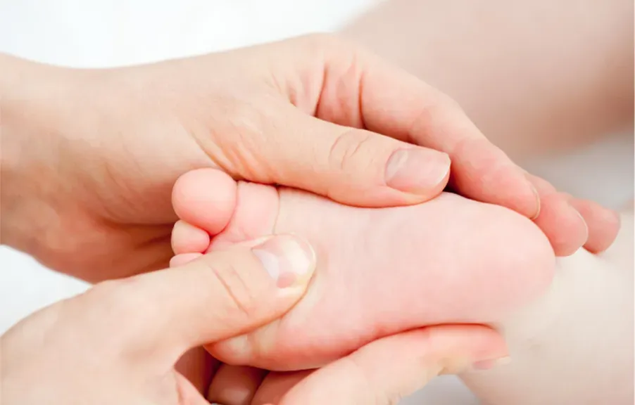 Le massage des bébés